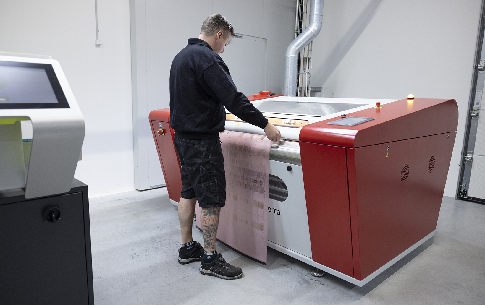 Schur Labels expand with flexo plate production